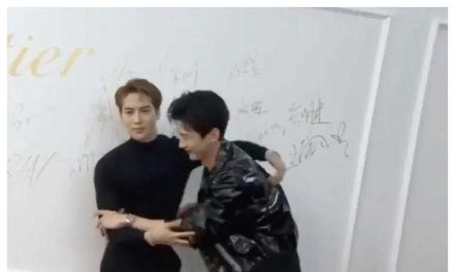 综艺娱乐圈吃瓜爆料小说,揭秘幕后真相，吃瓜群众狂欢盛宴  第2张